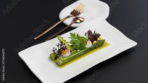 plat restaurant gastronomique asperges vertes