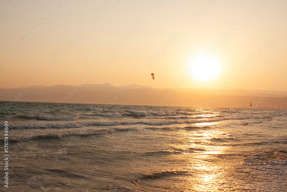 Fototapeta premium Sunset ocean waves