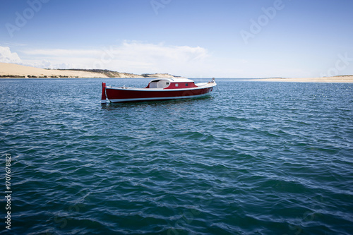 Pleasure boating in front of the Dune du Pyla
