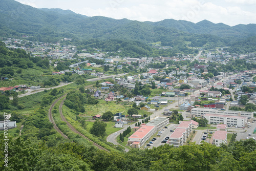 北海道の豊浦町の展望台から見た豊浦港や町の様子