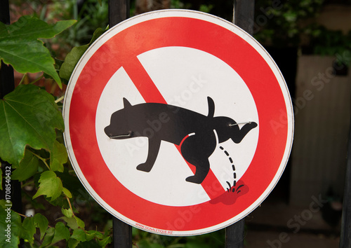 Panneau interdiction d'uriner chiens