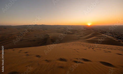 Sonnenuntergang in Huacachina, Peru