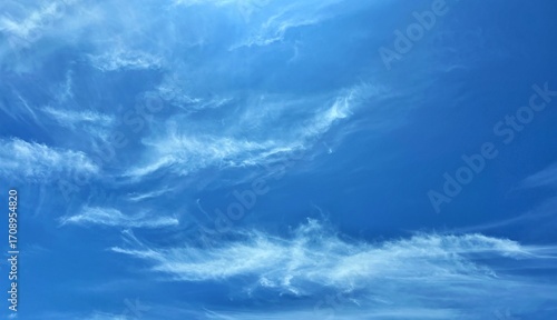 Wallpaper Mural blue sky with clouds Torontodigital.ca