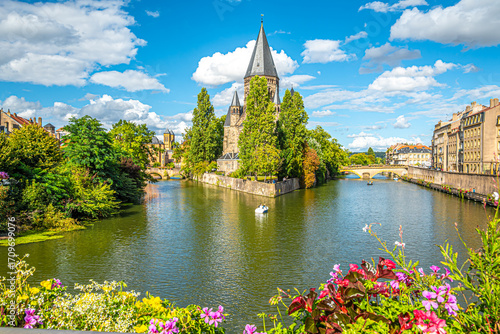 Fototapeta Naklejka Na Ścianę i Meble -  View at the Church New Temple in the streets of Metz in France