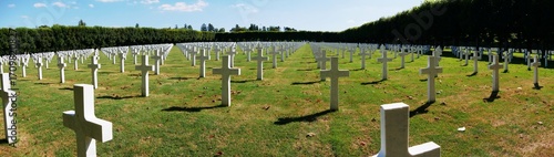 Photo panoramique sur les croix du cimetière américain de la guerre 14-18 en Argonne à Romagne-sous-Montfaucon dans la Meuse France Europe