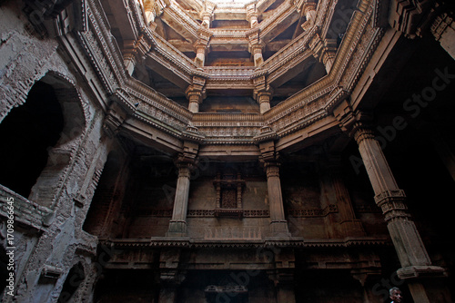 Foto Adalaj ni Vav Adalaj Stepwell Rudabai Step well Ahmedabad Gandhinagar Gujarat In