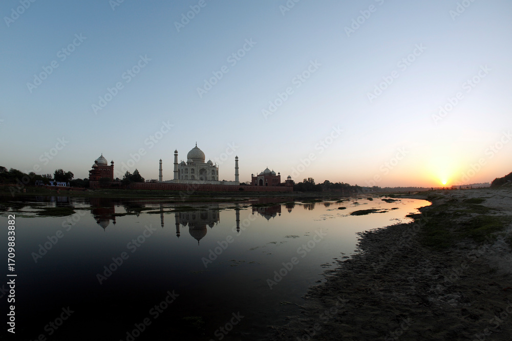 Fototapeta premium Taj Mahal, Agra, Uttar Pradesh, India