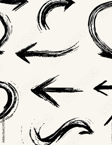 Collection de flèches dessinées à la main, style vectoriel simple, noir