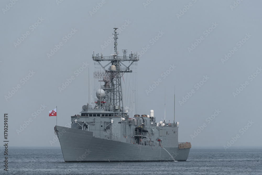 Fototapeta premium POLISH NAVY - The Oliver Hazard Perry class guided missile frigate is sailing at sea