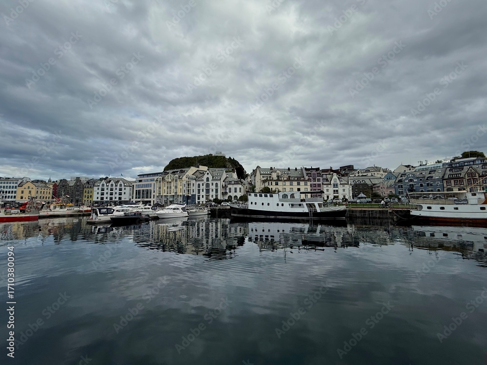 Obraz premium View of Mount Aksla in Norway