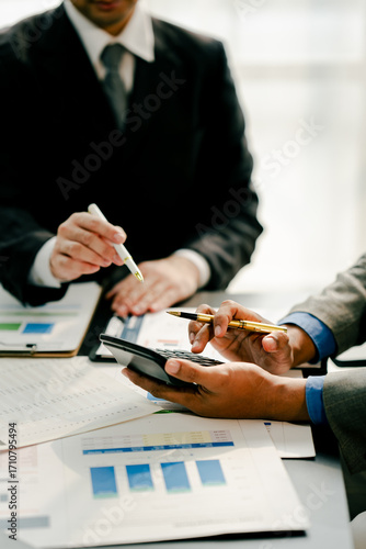 Photos The financiers are calculating personal taxes for their customers