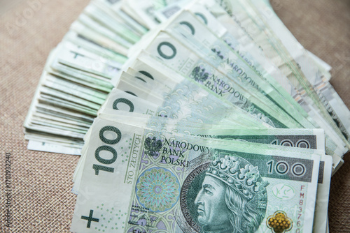 Stuzłotowe banknoty polskie / Polish one hundred zloty banknotes Złotówki PLN