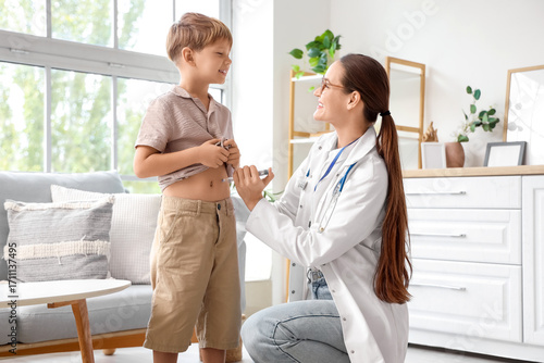 Little diabetic boy with do...