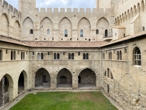 Foto 14th century Palais des Papes, Avignon, France