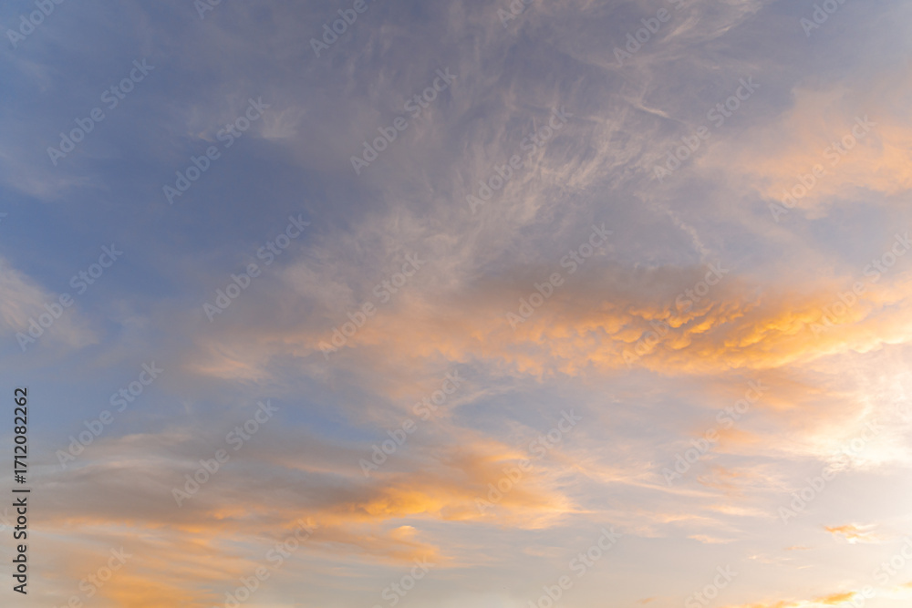 Fototapeta premium abstract background of cloudy sunset sky golden hour