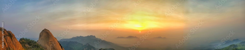 Obraz premium sunset in the mountains