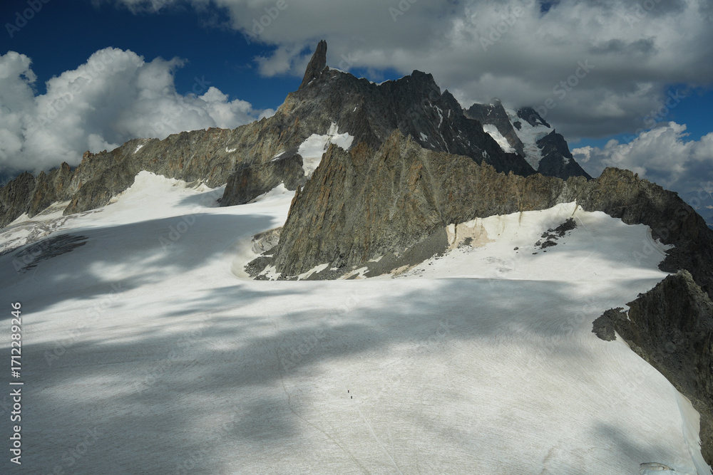 Obraz premium Toula Glacier in the Italian Alps seen from the Skyway Monte Bianco upper station.