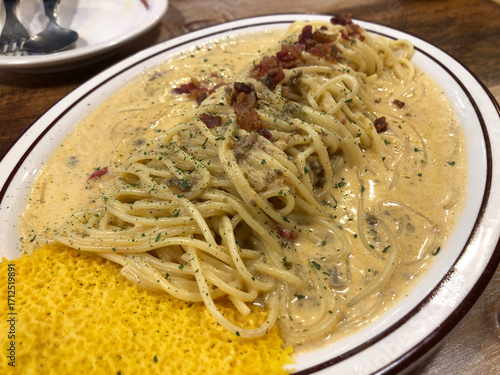 Creamy Pasta with Bacon and Cheese Crisp