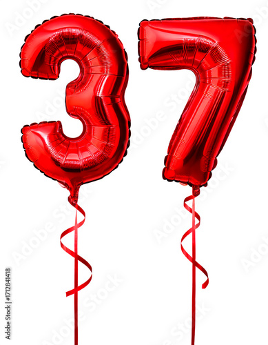 数字の37の形の赤色の風船とリボン（Number 37 red foil balloon on white background）
