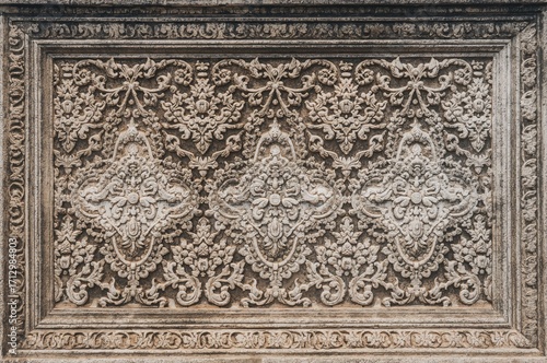 Stucco Decoration in Tradit...
