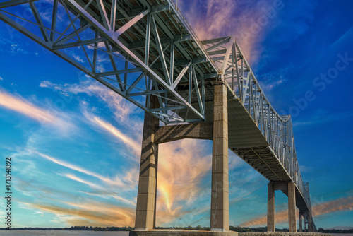 Φωτογραφία The Commodore Barry Bridge over the Delaware River at Subaru Park in Chester Pen