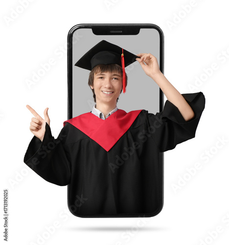 Male graduating student poi...