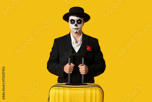 Male tourist dressed for Ha...