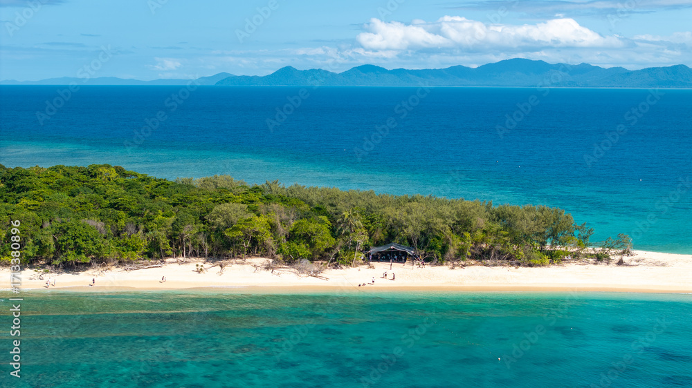Obraz premium Tropical beach island people nature scenic