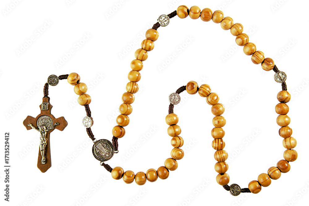 Naklejka premium wooden rosary isolated on white