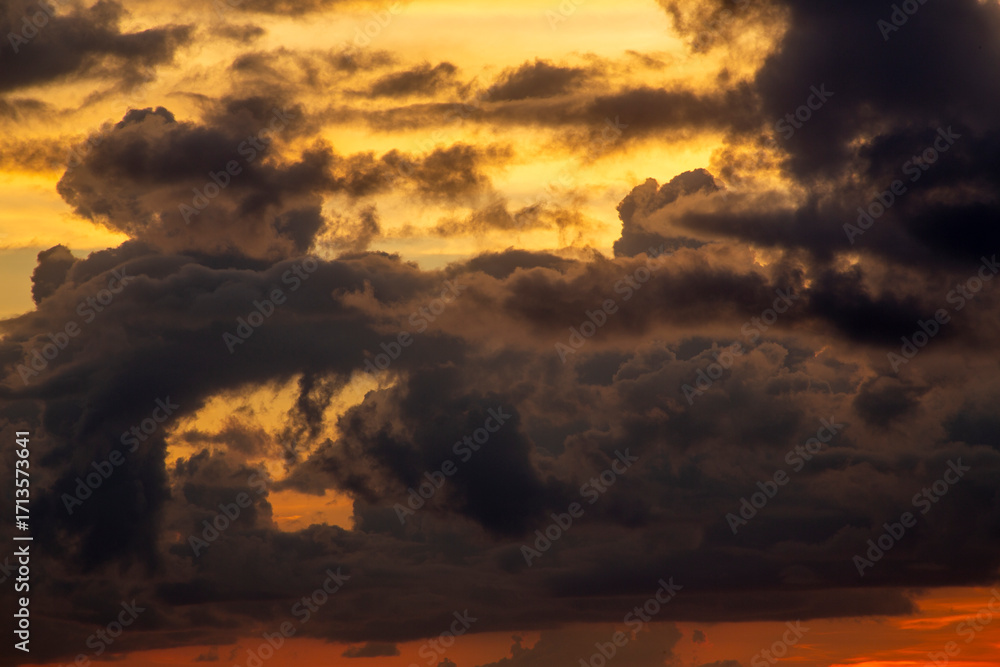 Fototapeta premium 奄美大島の夏の夕暮れの空。