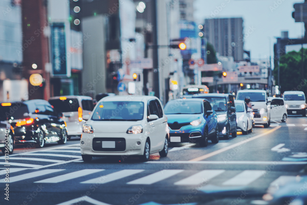 Naklejka premium 夕暮れの道路風景