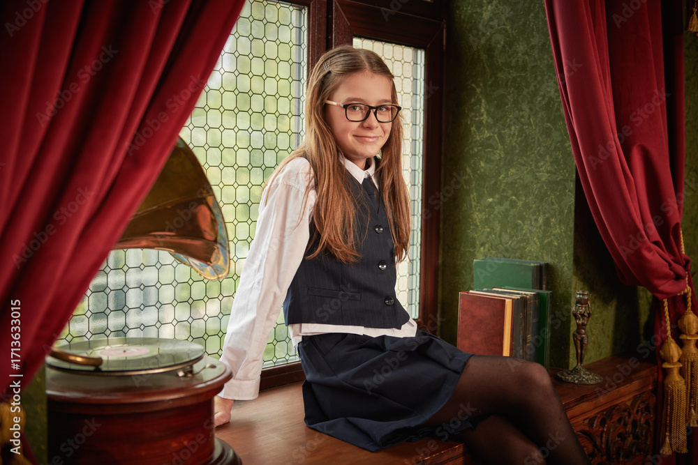Obraz premium Elegant school student
