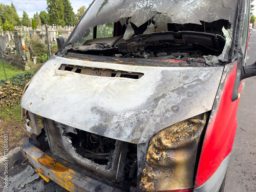 Canvas Print Car wreck after an arson attack