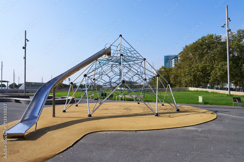 Fototapeta premium Zona de recreo infantil en el litoral de Barcelona