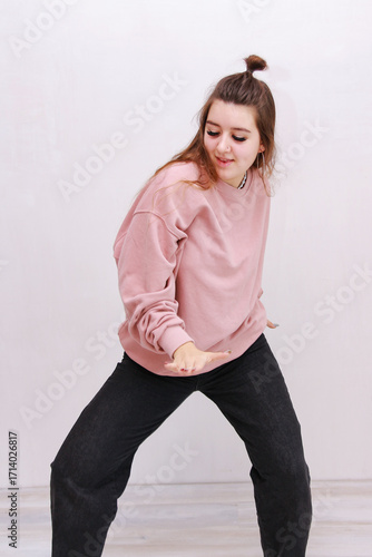 Wallpaper Mural portrait of a young woman Torontodigital.ca