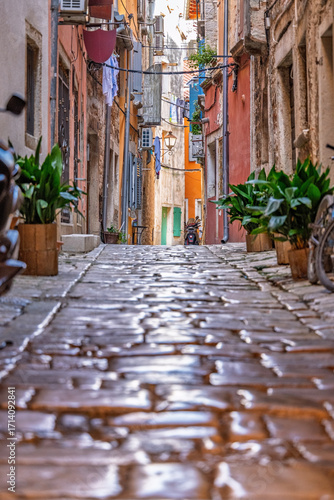 Fototapeta Naklejka Na Ścianę i Meble -  European narrow streets