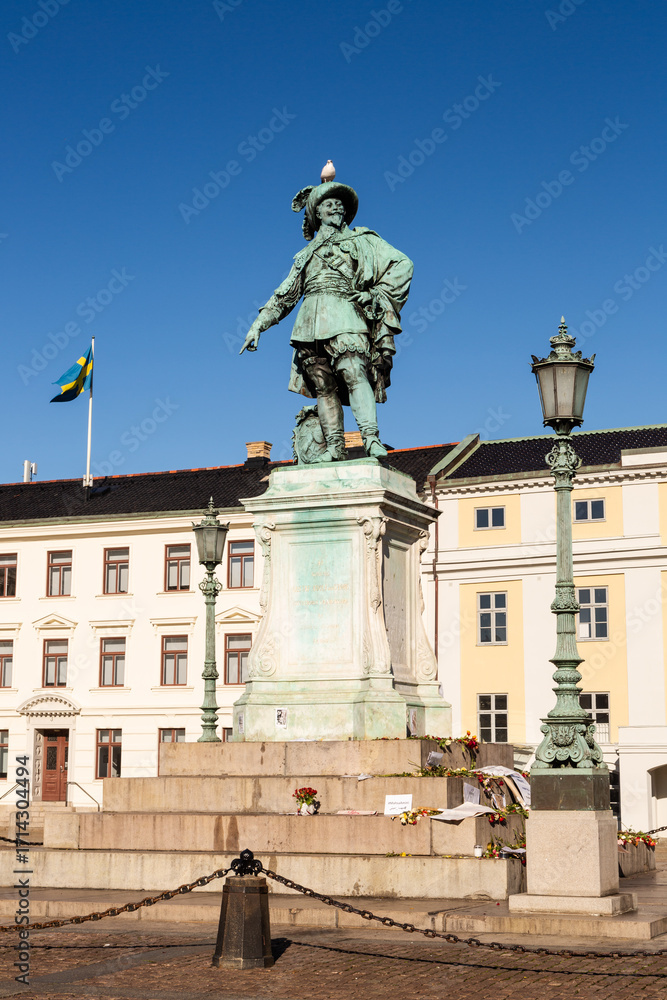 Fototapeta premium Gothenburg, Sweden - 3 October 2022: Statue of the King Gustav II Adolf in the square in the city of Gothenburg 