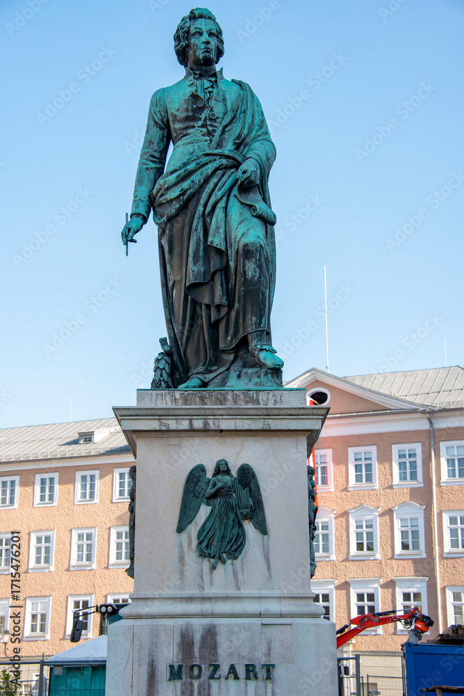 Obraz premium Mozart Monument in Salzburg - Austria