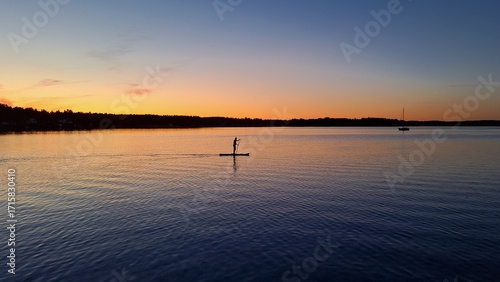 paddle sur un lac suédois