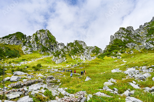 日本長野県中央アルプスの千畳敷カールと木曽駒ヶ岳