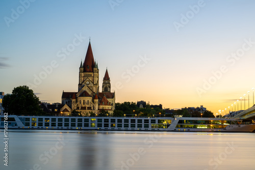 Canvas Print Beautiful Sunset View of St