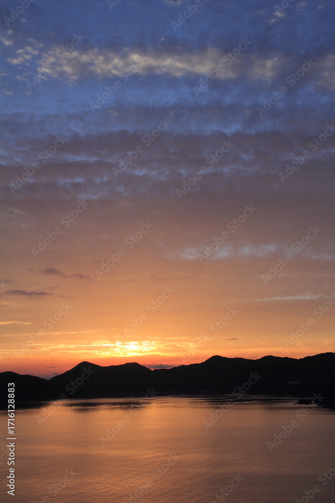 Naklejka premium 愛媛県愛南町 宇和海の夕景