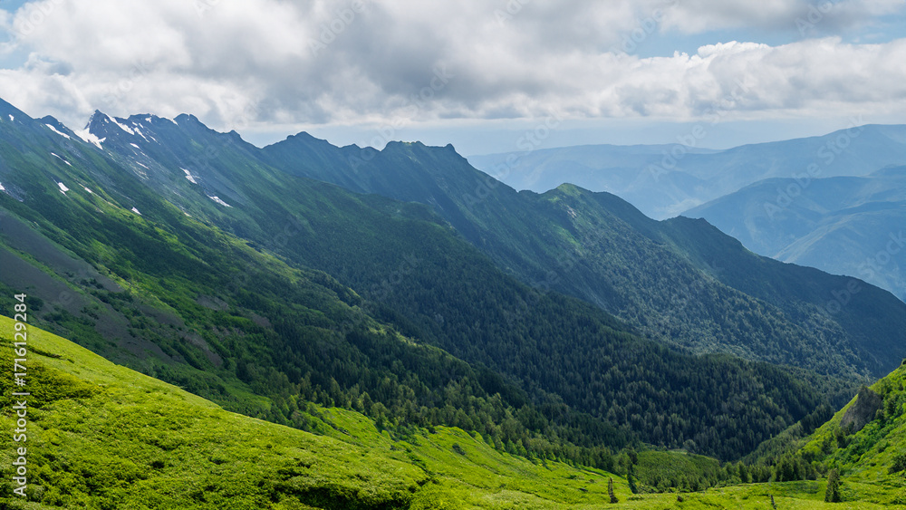 Naklejka premium Green Mountain Landscape