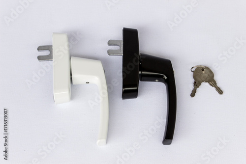 
Door handles, openings, hardware, metal doorknobs, sandpaper, discs
metal drill bits
