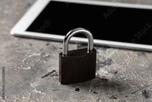Padlock with tablet compute...