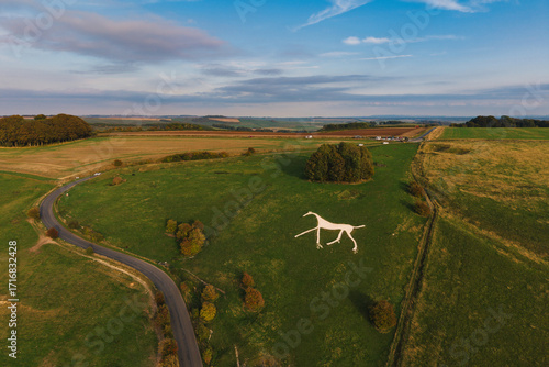 Schilderij op canvas Hackpen hill horse aerial photo