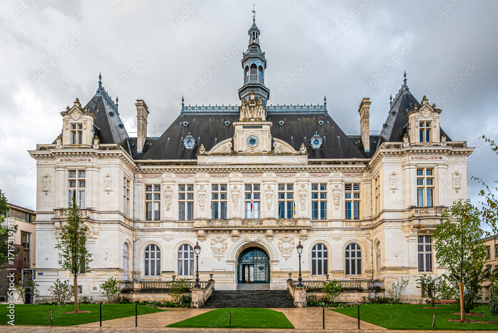 Fototapeta premium View at the Town hall building in the streets of Niort in France