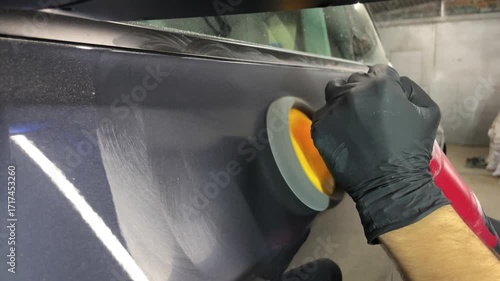 A Comprehensive Car Polishing Process Utilizing Specialized Professional Tools for Best Results