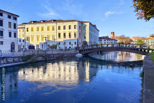 Cuadro en lienzo view of the university in the downtown of treviso italy