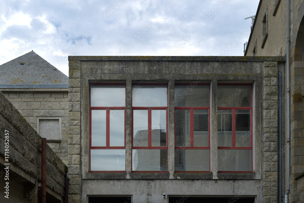 Naklejka premium Urbex, bâtiment désaffecté - ancienne école de la marine marchande